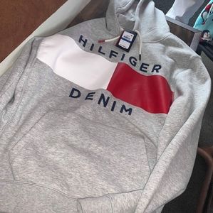 Tommy Hilfiger sweater